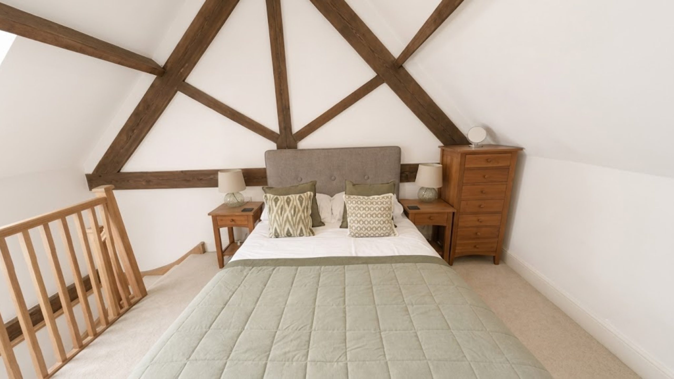 Luxury houses & serviced hotels in Shropshire Coach House duplex Much Wenlock LussoLets