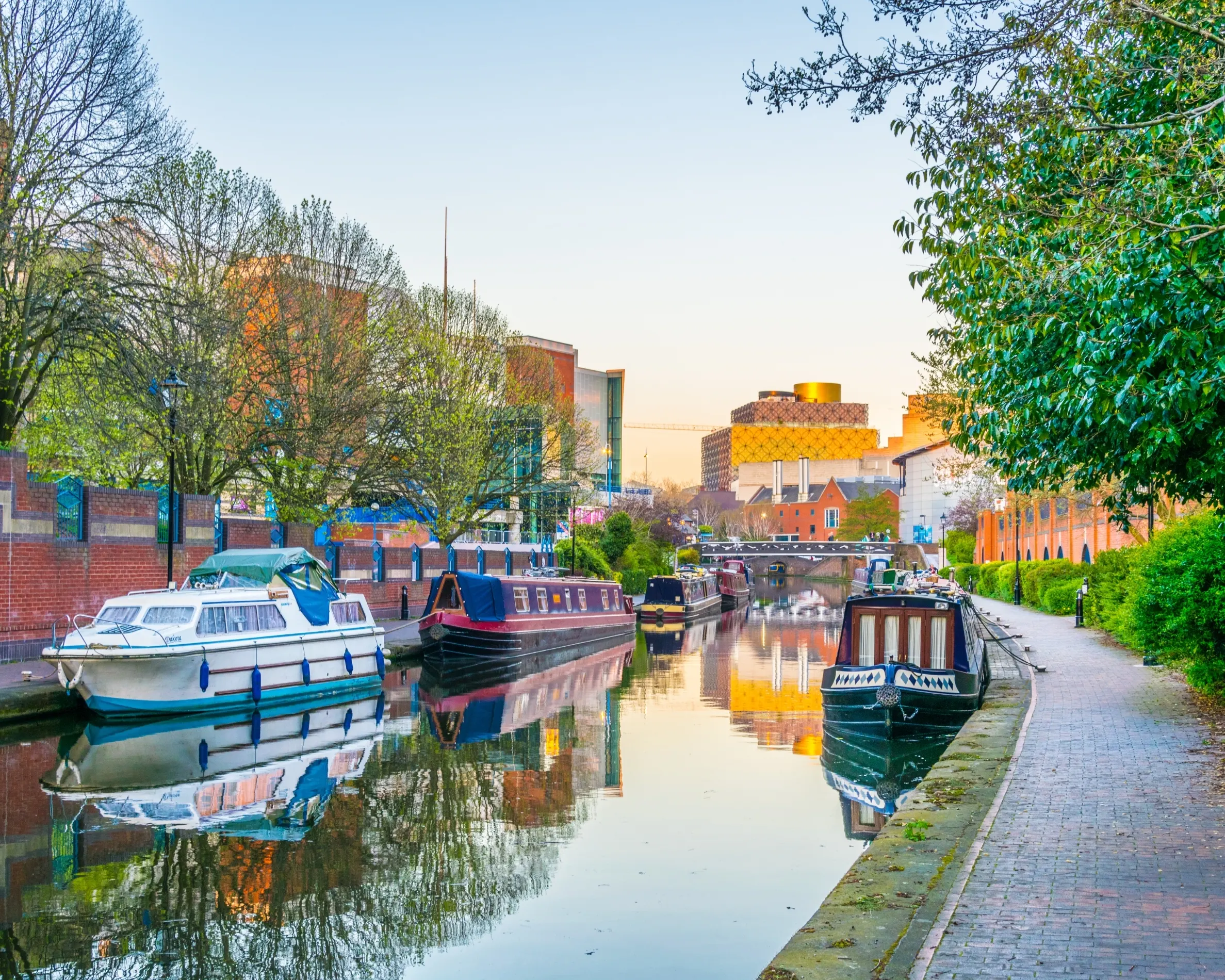 Where to Rent a Luxury House With Hot Tub Near Birmingham
