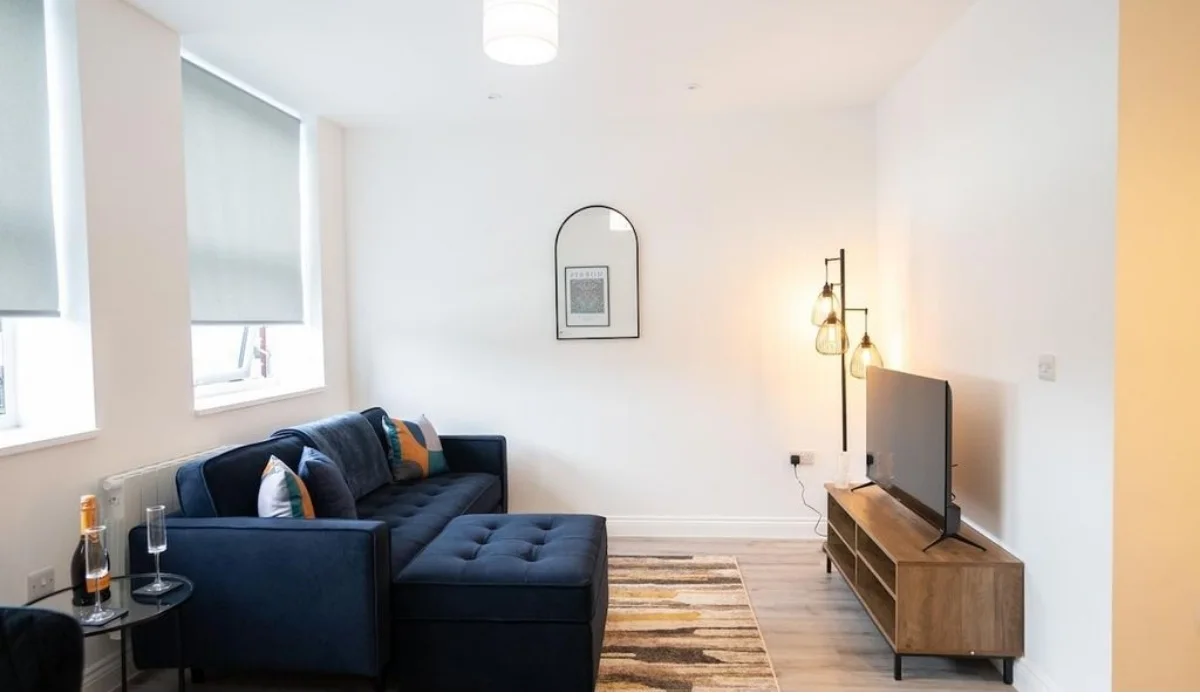 Luxury House Accommodation in Solihull with a fully equipped kitchen and comfortable living space