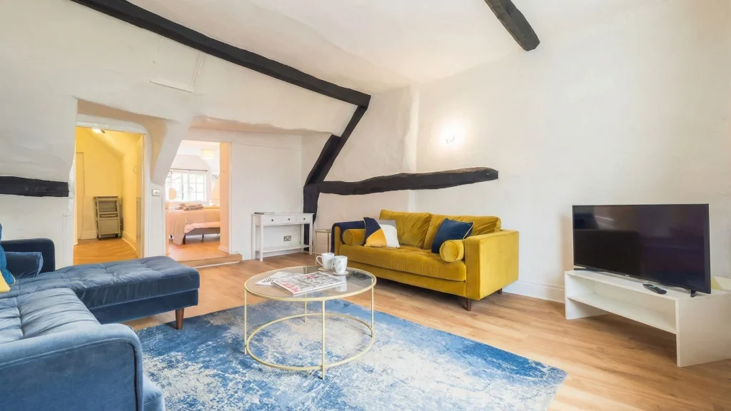 Hamlet's Nest luxury apartment Stratford short stays