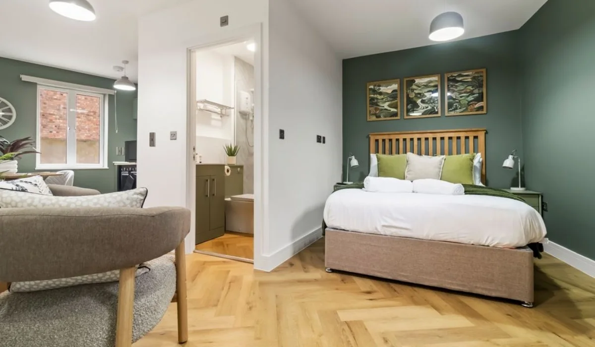 Accommodation in Pippin House to explore and visit in Worcestershire city.